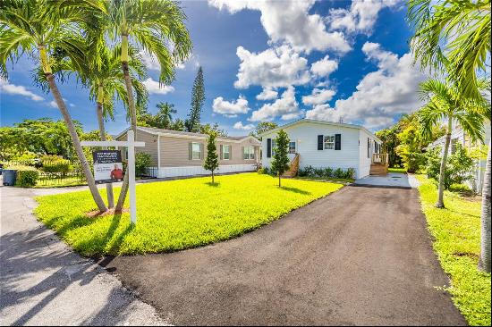 2670 SW 54th St, Dania Beach FL 33312