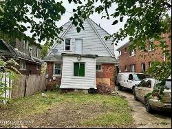 2467 Highland Street, Detroit MI 48206