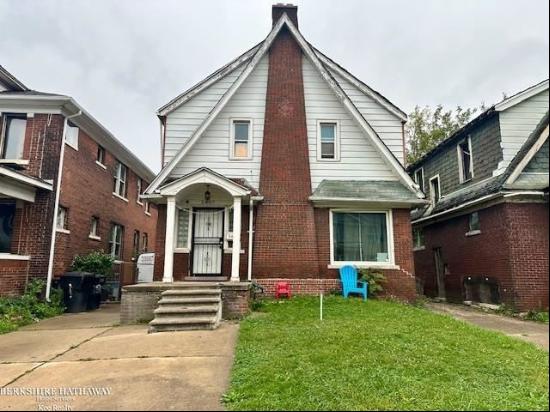 2467 Highland Street, Detroit MI 48206