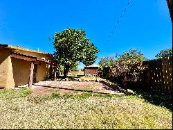 32 Archuleta Road, Ranchos De Taos NM 87557