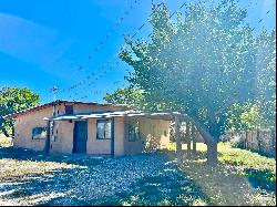 32 Archuleta Road, Ranchos De Taos NM 87557