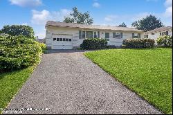 18 Spring Lake Drive, Kingston NY 12401