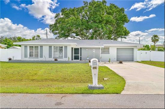 102 SE 44th St, Cape Coral FL 33904