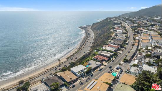 18111 Coastline Drive Unit 1, Malibu CA 90265