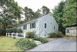 31 Manamok Cir, Sandwich MA 02563