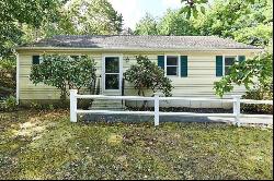 31 Manamok Cir, Sandwich MA 02563