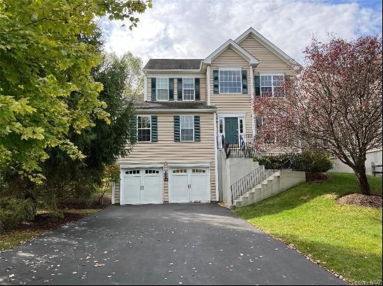 624 Creekside Lane, Fishkill NY 12524