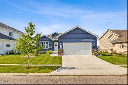 5833 Deb Drive W, West Fargo ND 58078