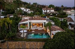 Amazing designer front line villa in a gated complex in Nueva An, Marbella 29660