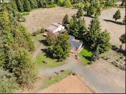 219 Indian Bend Rd, Umpqua OR 97486