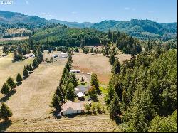 219 Indian Bend Rd, Umpqua OR 97486