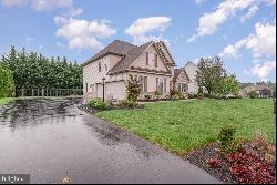 1283 Summit Way, Mechanicsburg PA 17050