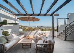 Modern penthouse with a large terrace in La Quinta Suites, Benah, Benahavís 29679