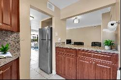 8810 Fontainebleau Blvd Unit 101, Miami FL 33172