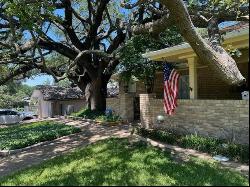 6148 Whitman Avenue, Fort Worth TX 76133