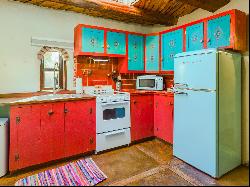 1046 Camino Del Medio, Taos NM 87571