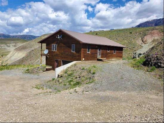 80 Haman McCall Tr, Wapiti WY 82450