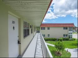 102 Royal Oak Drive Unit 203, Vero Beach FL 32962