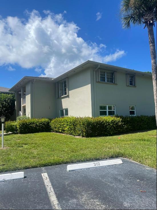 29 Lake Vista Trail #201, Port Saint Lucie FL 34952