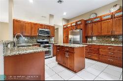 5320 NW 57th Ter, Coral Springs FL 33067