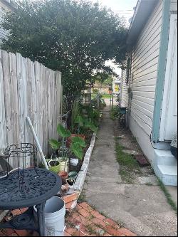 3509 Avenue S, Galveston TX 77550