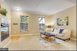 1603 Hunting Creek Drive Unit A, Alexandria VA 22314