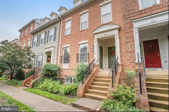 1603 Hunting Creek Drive Unit A, Alexandria VA 22314