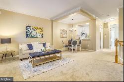 1603 Hunting Creek Drive Unit A, Alexandria VA 22314