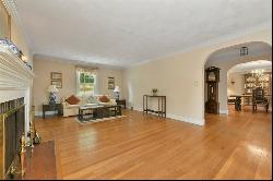 143 South St, Brookline MA 02467