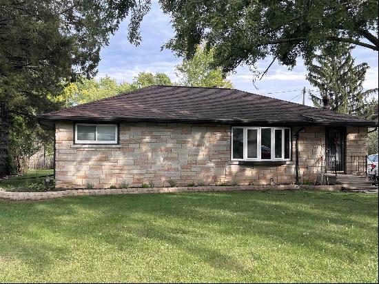 715 WOODFIELD Road, Neenah WI 54956