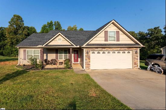 318 Hallie Olivia Drive, Inman SC 29439