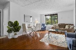 1535 E Putnam Avenue #APT 202, Greenwich CT 06870