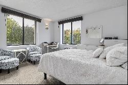 1535 E Putnam Avenue #APT 202, Greenwich CT 06870