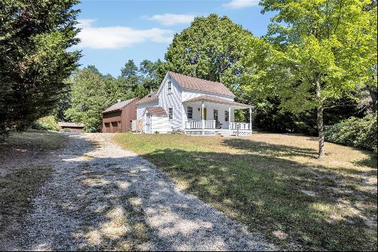 408 Old Main Road, North Falmouth MA 02556