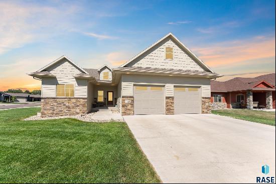 4900 E Cattail Dr, Sioux Falls SD 57110