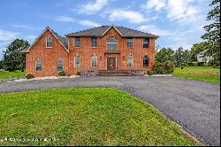 105 Crossgate Drive, South Abington Twp PA 18411