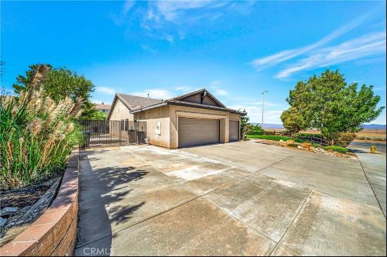 42355 Ridge View Drive, Lancaster CA 93536