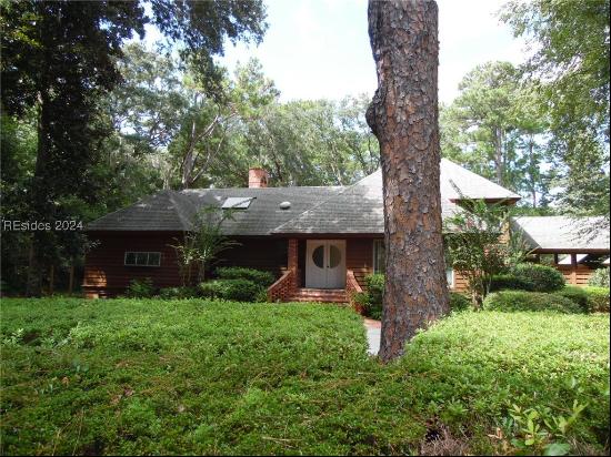 13 McIntosh Road, Hilton Head Island SC 29926