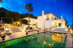 Marbella Luxury Villa with Sea