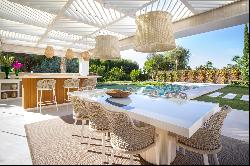 Sunlit Luxury Villa in Altos R