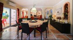 Large traditional villa in a great location within Vale do Lobo Resort