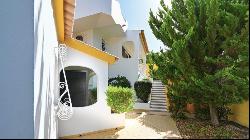 Large traditional villa in a great location within Vale do Lobo Resort