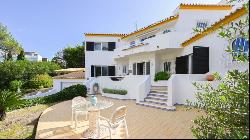 Large traditional villa in a great location within Vale do Lobo Resort