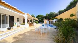 Large traditional villa in a great location within Vale do Lobo Resort