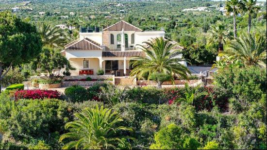 Charming Quinta with panoramic views on a large plot