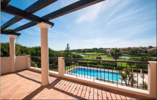 An exceptional 5-bedroom family home in Quinta do Lago