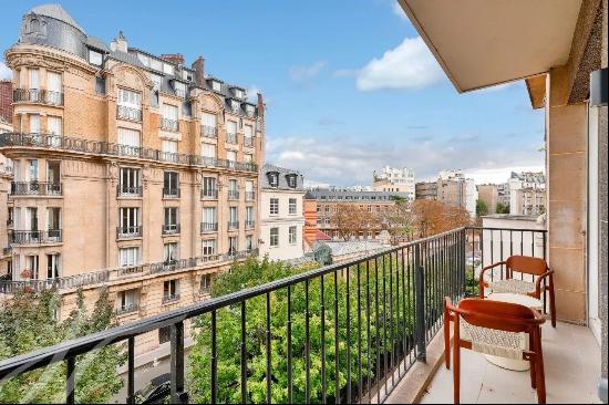 Luxurious Apartment in Muette, Paris 16ème