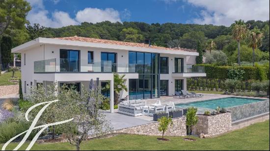 Luxurious 5-Bedroom Villa in Mougins, France