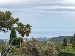 Magnificent Provencal chic property with flat land and sea view