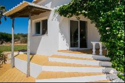 5-bedroom villa with a large plot in the Western Algarve